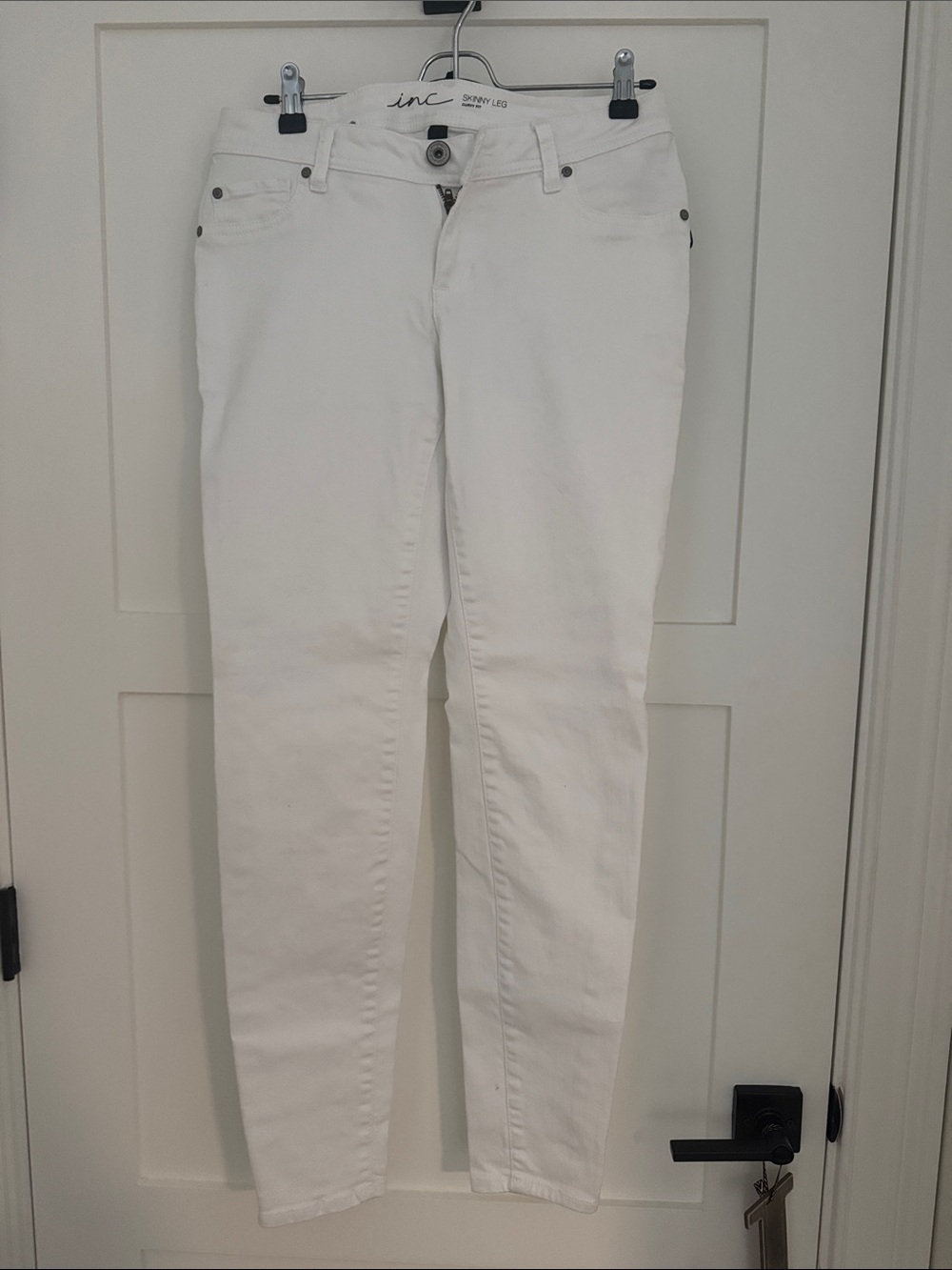 INC International Concepts White Skinny Jeans - Sleek Women's Fit